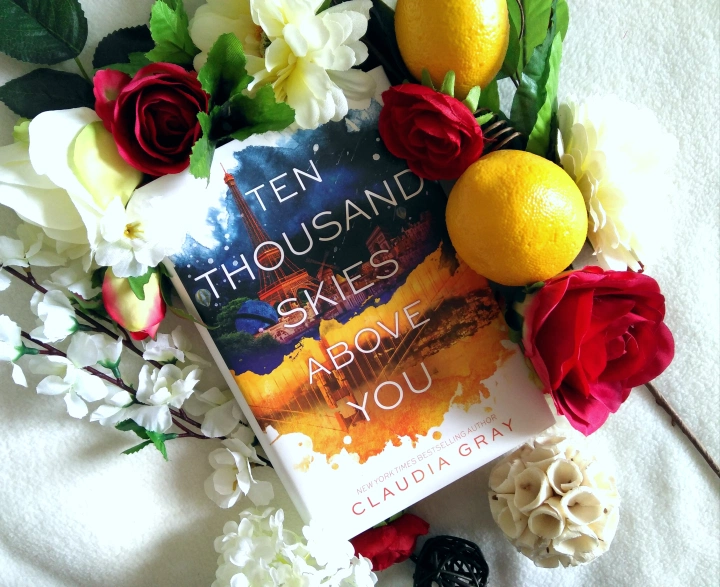 Chronique : Ten thousand skies above you de Claudia Gray